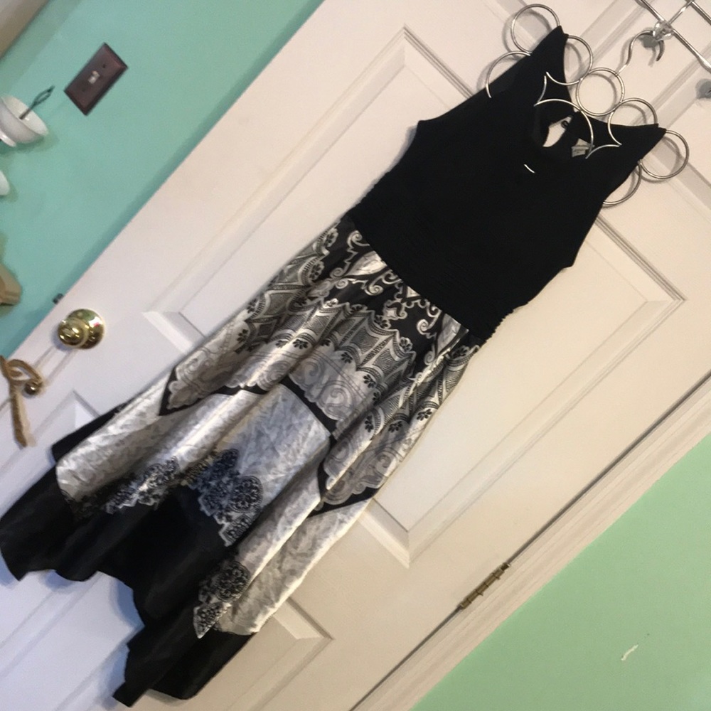 Black and white patterned dress